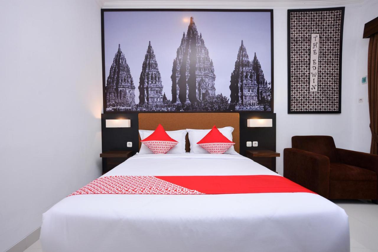 The Edwin Syariah Hotell Ngabean Exteriör bild
