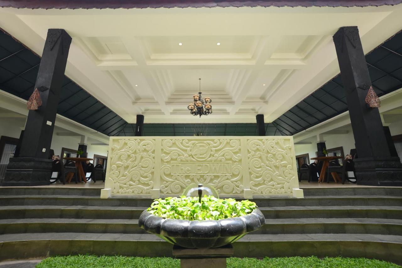 The Edwin Syariah Hotell Ngabean Exteriör bild