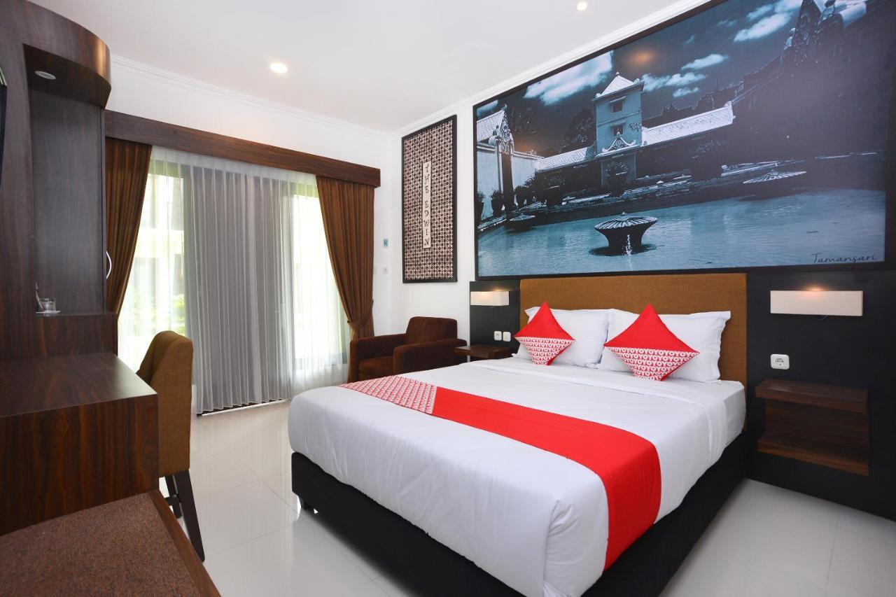 The Edwin Syariah Hotell Ngabean Exteriör bild