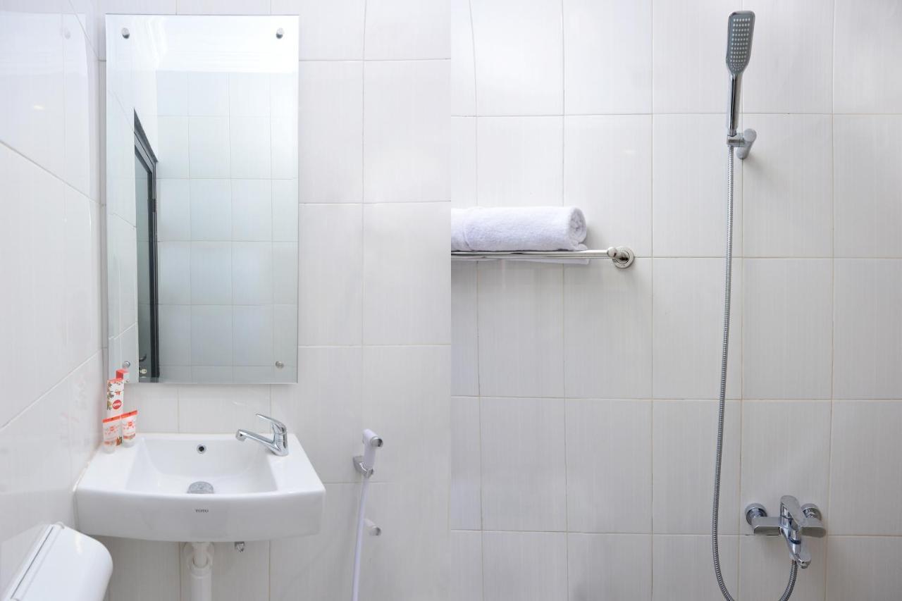 The Edwin Syariah Hotell Ngabean Exteriör bild